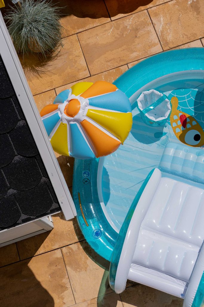 sommer-im-garten:-5-tolle-wasserspiele-fur-kleinkinder-&-outdoor-spieloase